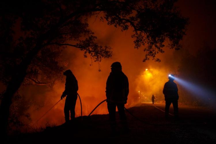 Firefighters battles blazes in European Wine Regions